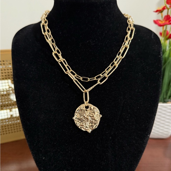 New A New Day textured round pendant layered necklace gold - Picture 3 of 4